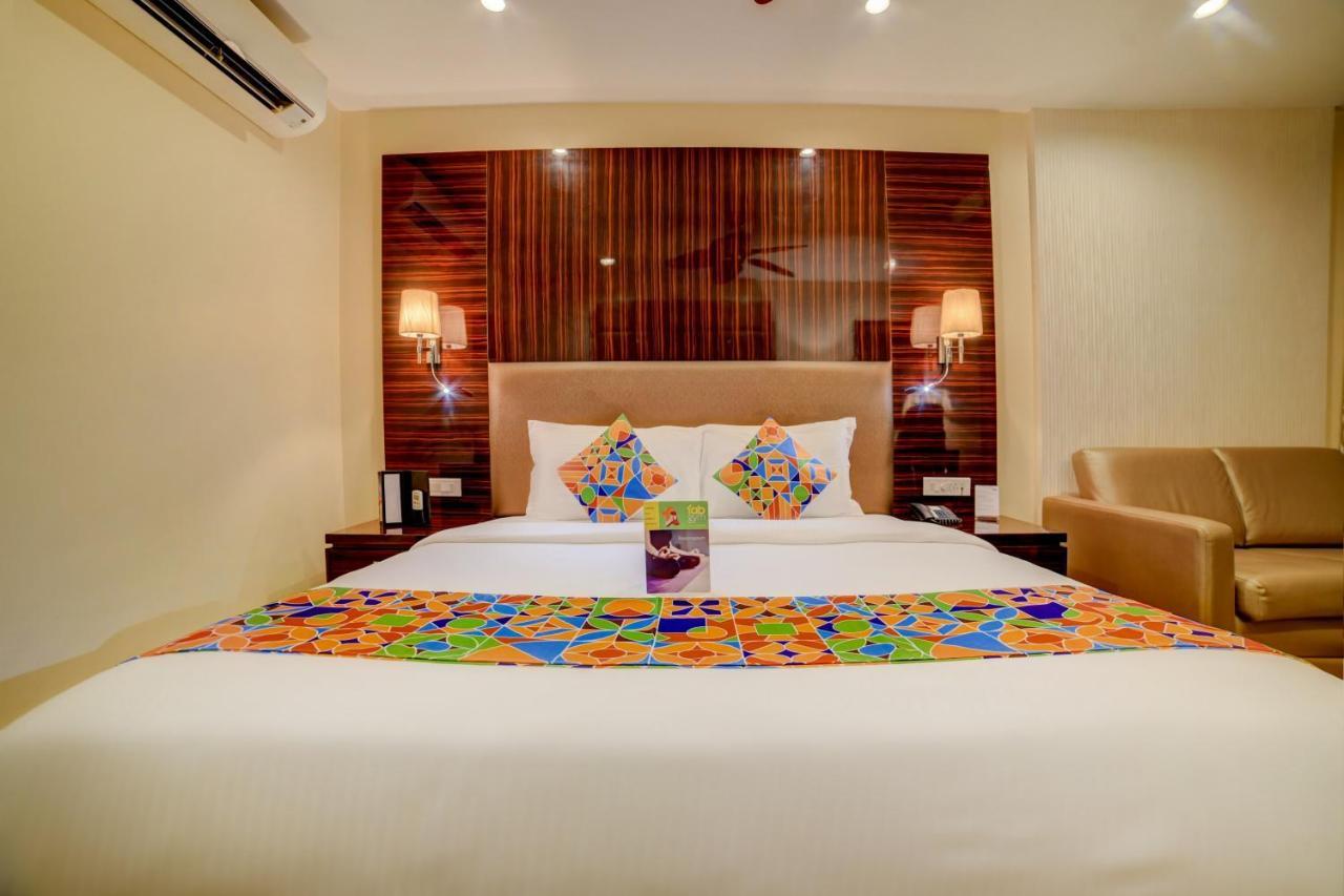 Fabhotel Prime Sarala Crown With Pool - Nr Calangute Beach Exteriör bild