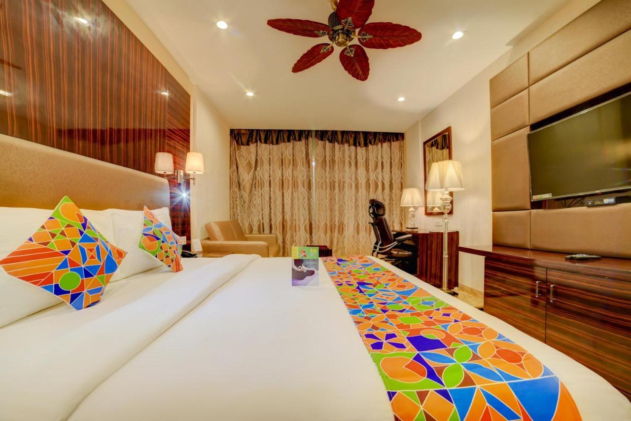 Fabhotel Prime Sarala Crown With Pool - Nr Calangute Beach Exteriör bild
