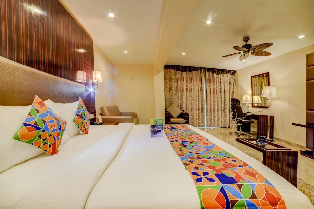 Fabhotel Prime Sarala Crown With Pool - Nr Calangute Beach Exteriör bild
