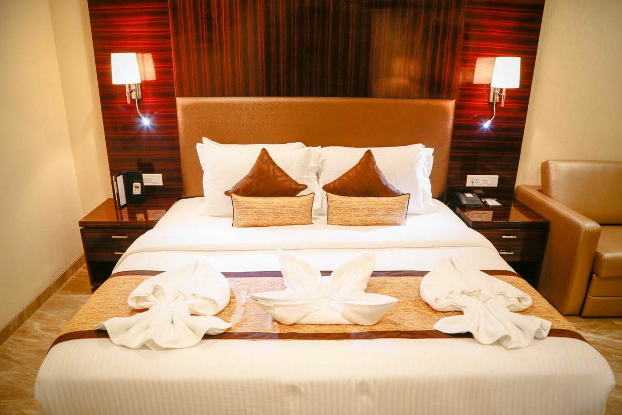 Fabhotel Prime Sarala Crown With Pool - Nr Calangute Beach Exteriör bild