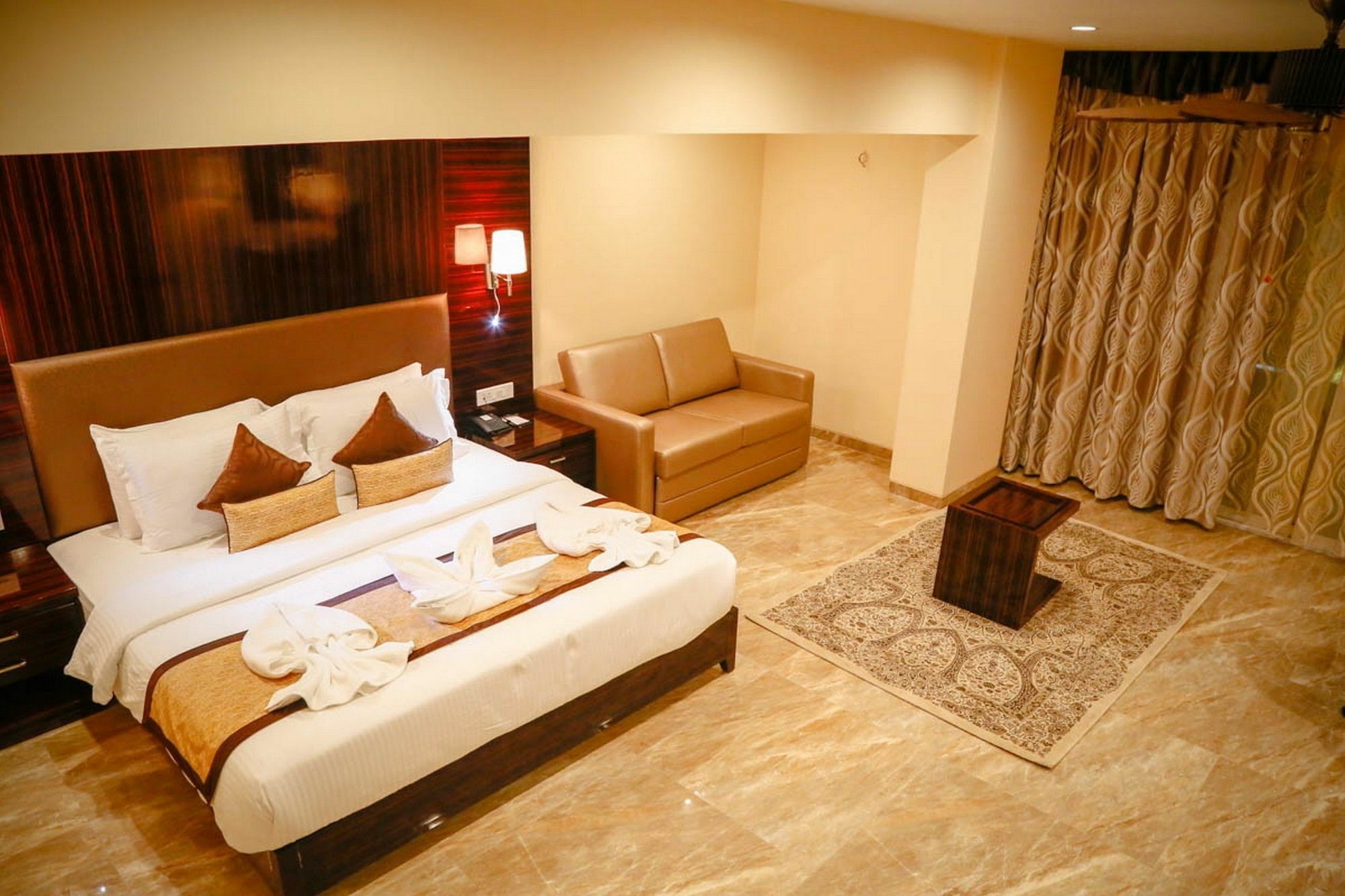 Fabhotel Prime Sarala Crown With Pool - Nr Calangute Beach Exteriör bild
