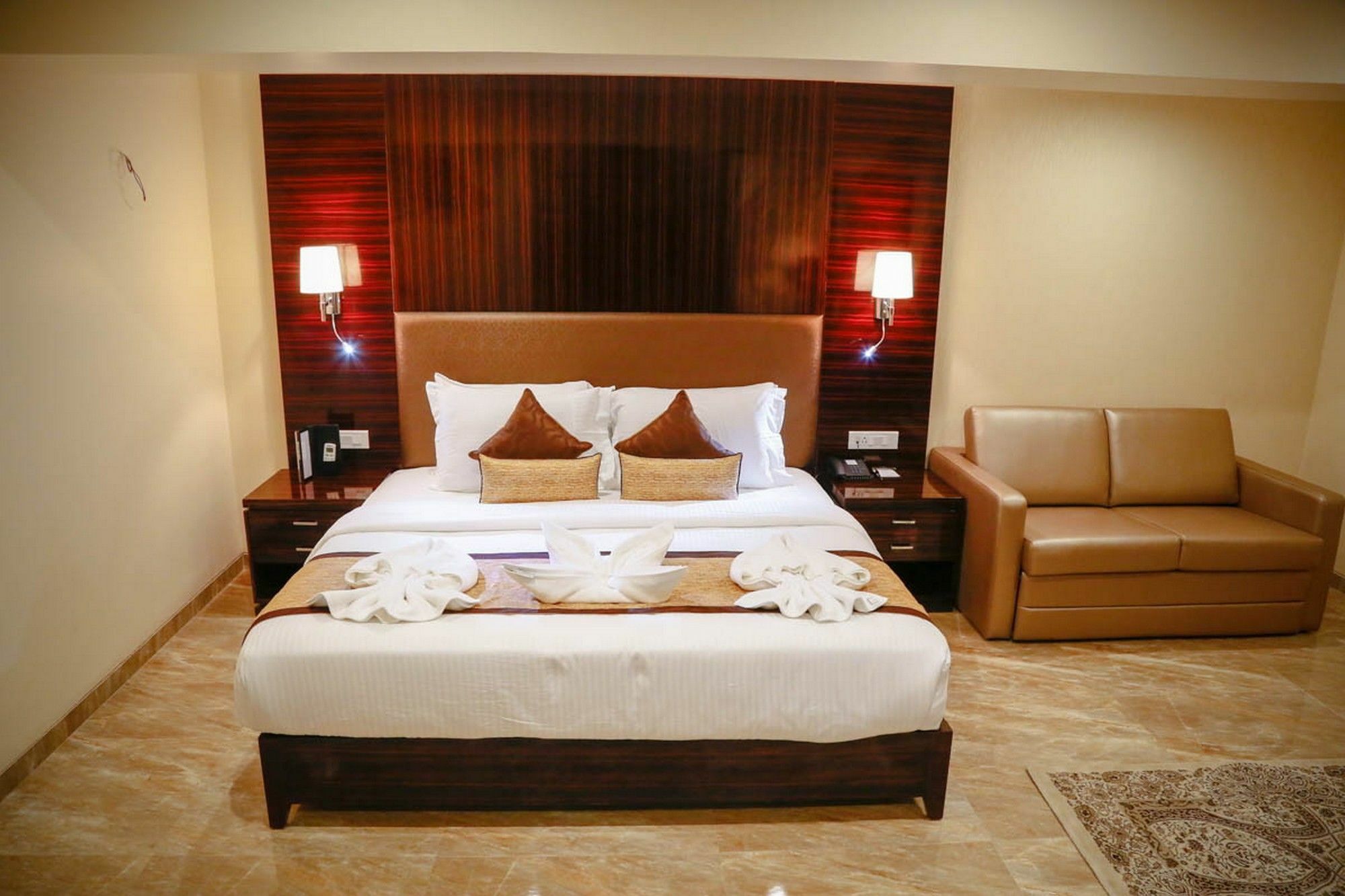 Fabhotel Prime Sarala Crown With Pool - Nr Calangute Beach Exteriör bild